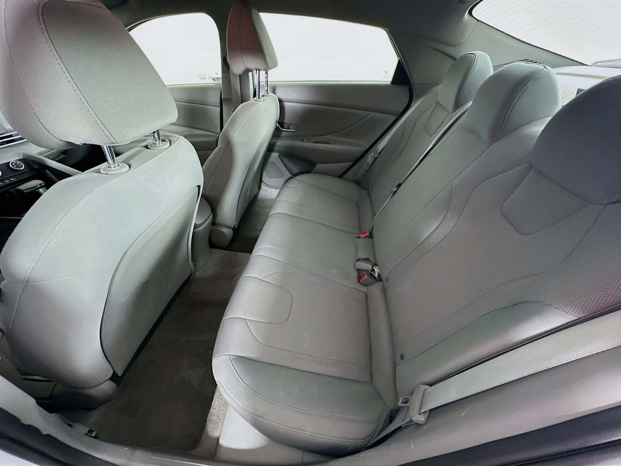 Used 2021 Hyundai Elantra SE image 26