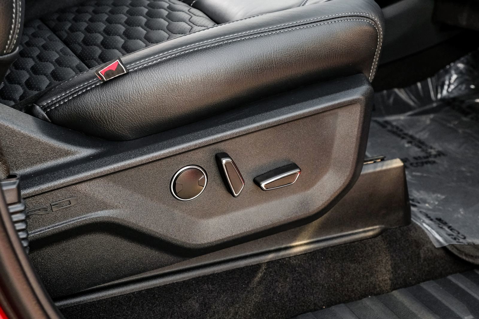 Used 2025 Ford F150 Lariat w/ Equipment Group 502A High image 43