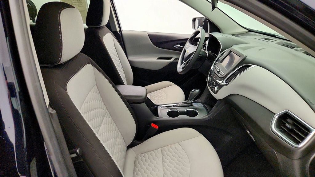 Used 2020 Chevrolet Equinox LS w/ LS Convenience Package FWD image 21