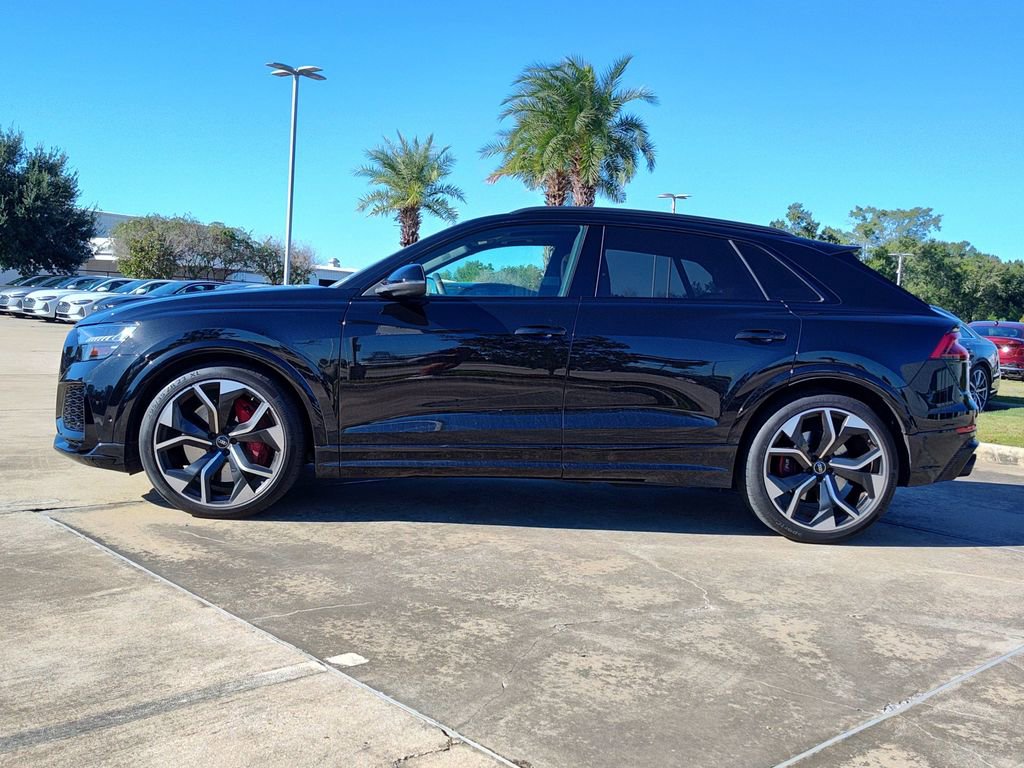 Used 2024 Audi RS Q8 w/ Black Optic Package image 4