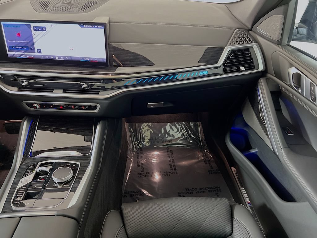 Used 2025 BMW X6 M60i AWD/4WD image 25
