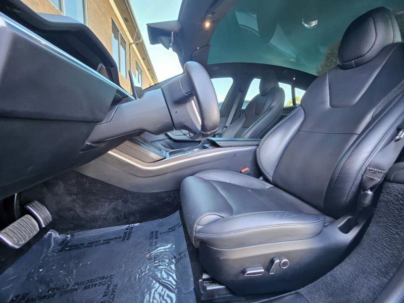 Used 2022 Tesla Model S AWD image 35
