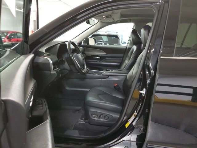 Used 2024 Toyota Grand Highlander XLE image 12