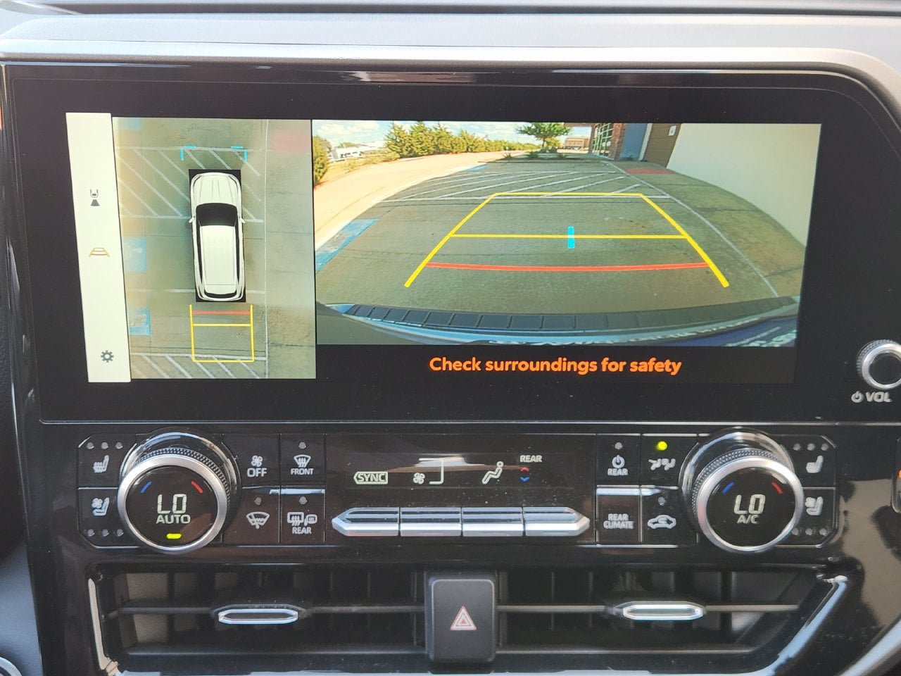 Used 2024 Toyota Highlander Limited FWD image 13