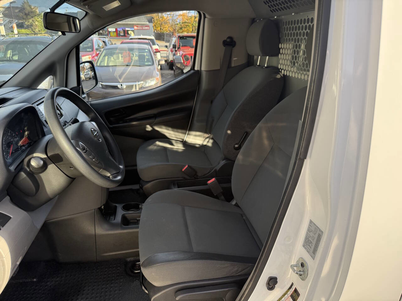 Used 2018 Nissan NV200 S w/ Back Door Glass Package image 6