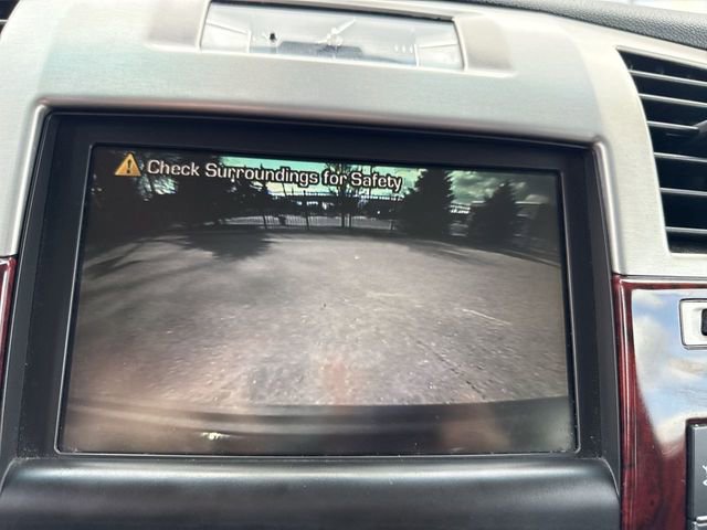 Used 2010 Cadillac Escalade Luxury image 22