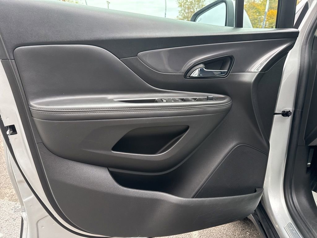 Used 2022 Buick Encore Preferred w/ Safety Package image 17