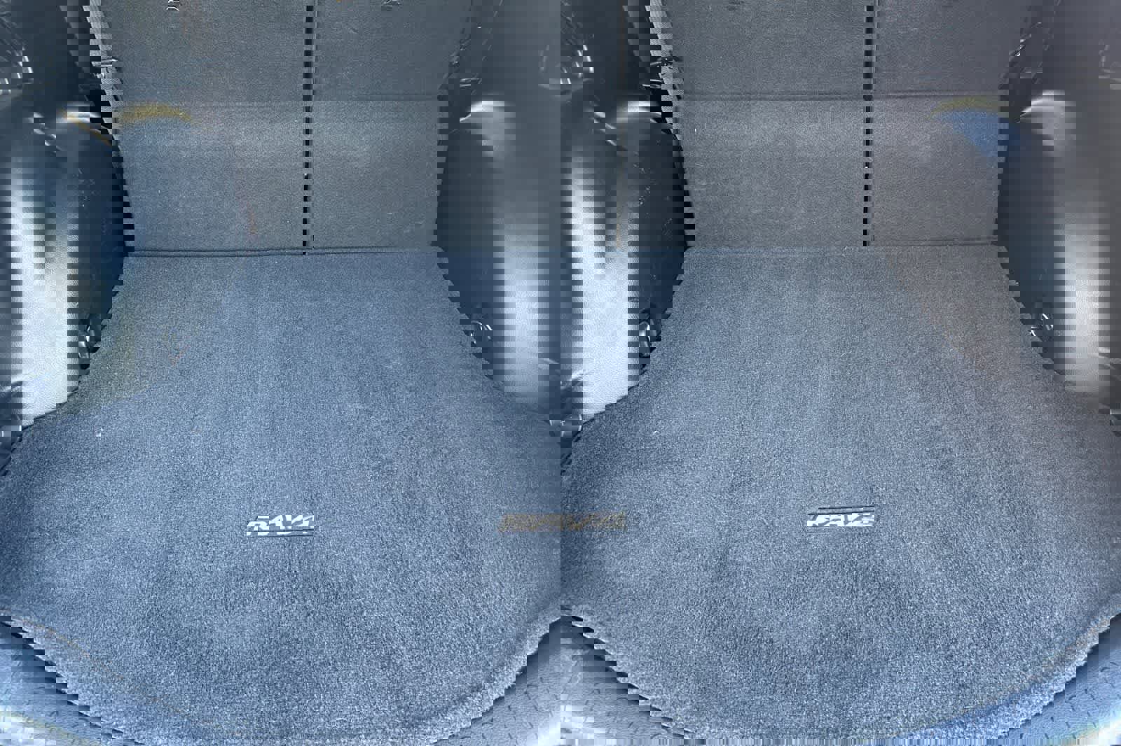 Used 2016 Toyota RAV4 LE FWD image 16