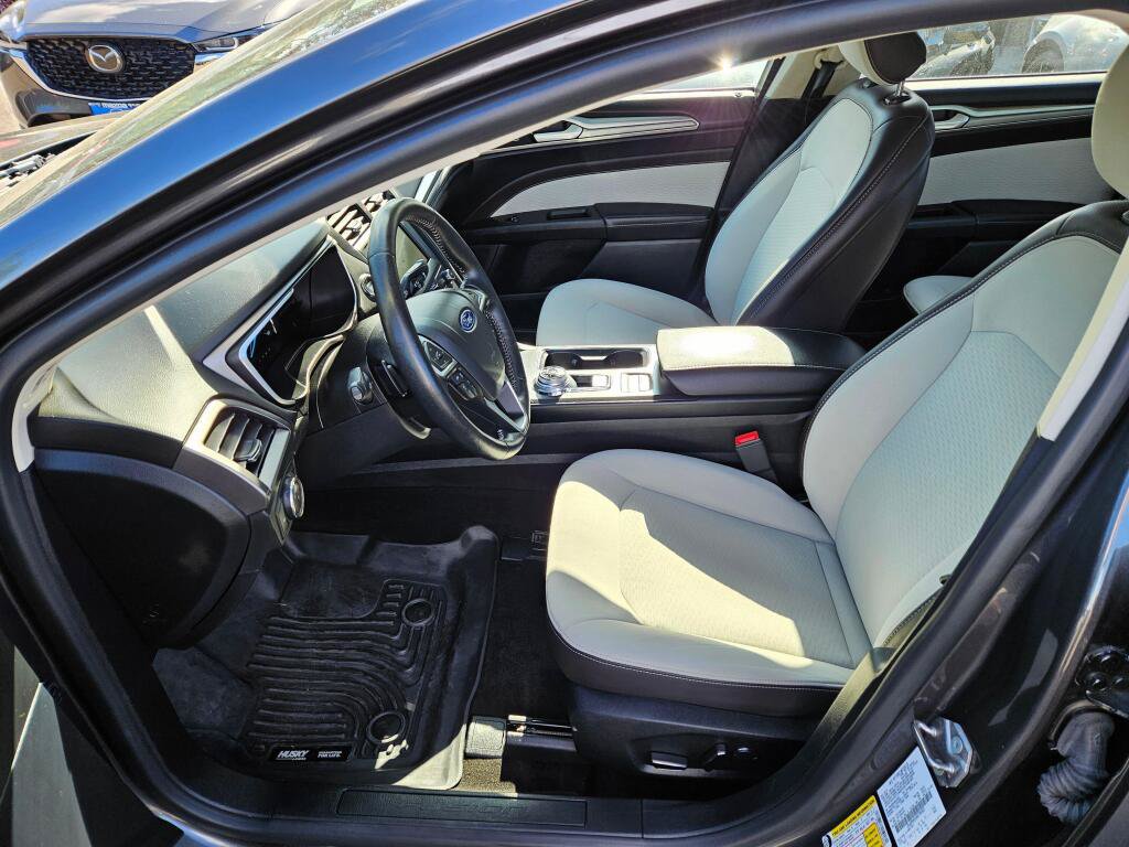 Used 2019 Ford Fusion SE w/ Equipment Group 151A FWD image 15