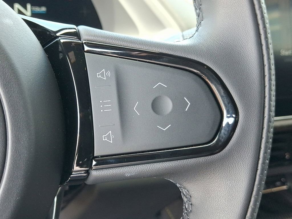 Used 2025 Lotus Emira image 22