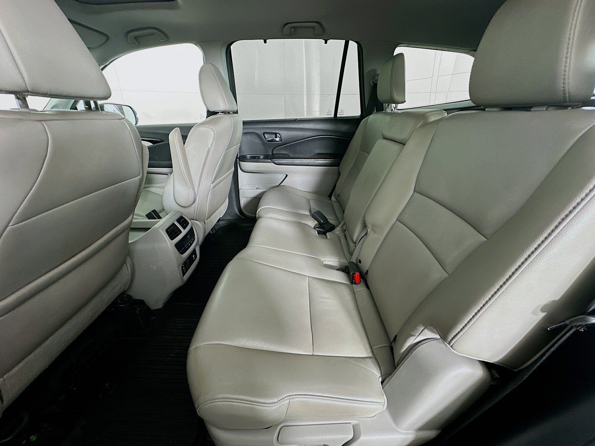 Used 2016 Honda Pilot Touring image 28