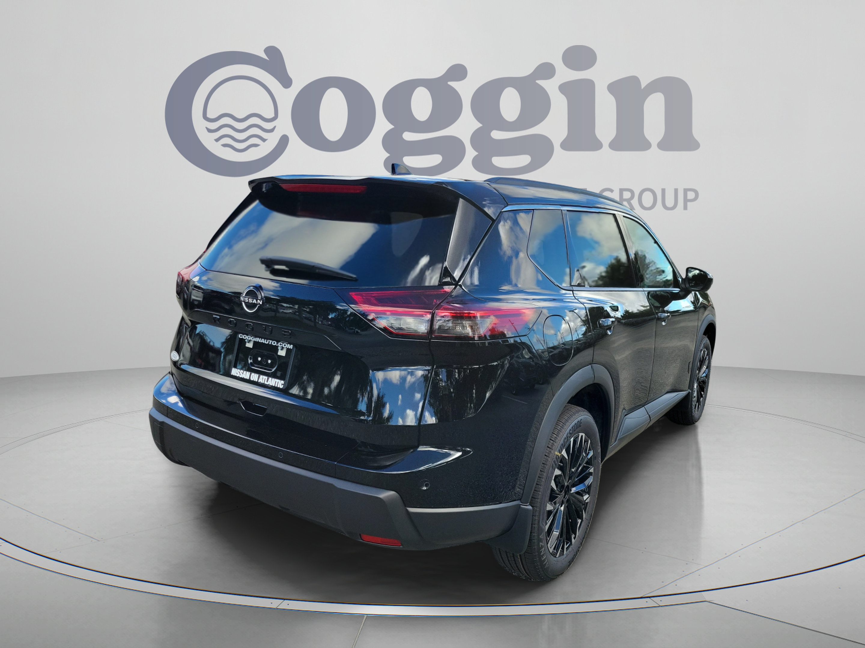 New 2026 Nissan Rogue Dark Armor FWD image 5