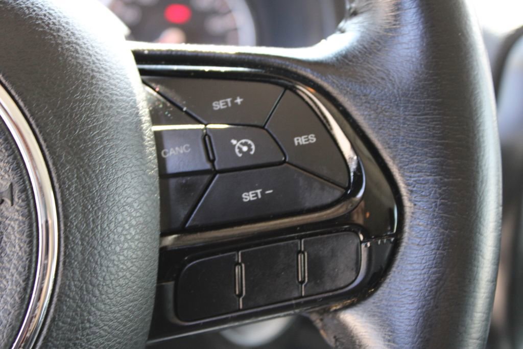 Used 2018 Jeep Renegade Altitude w/ UConnect 8.4 Nav Group image 24