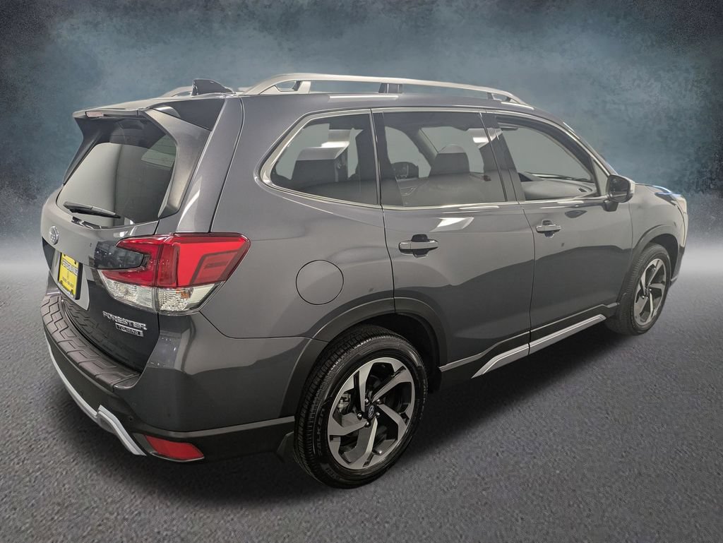 Used 2024 Subaru Forester Touring w/ POP Package 3 AWD/4WD image 4