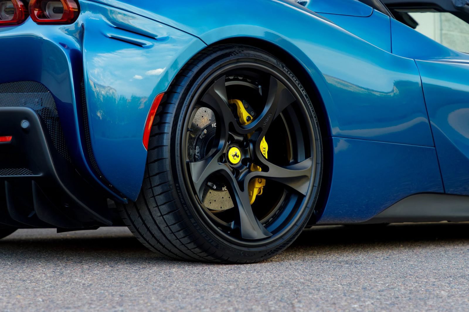 Used 2023 Ferrari SF90 Spider AWD/4WD image 88
