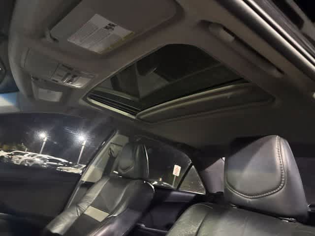 Used 2012 Toyota Camry SE w/ Leather Pkg FWD image 14
