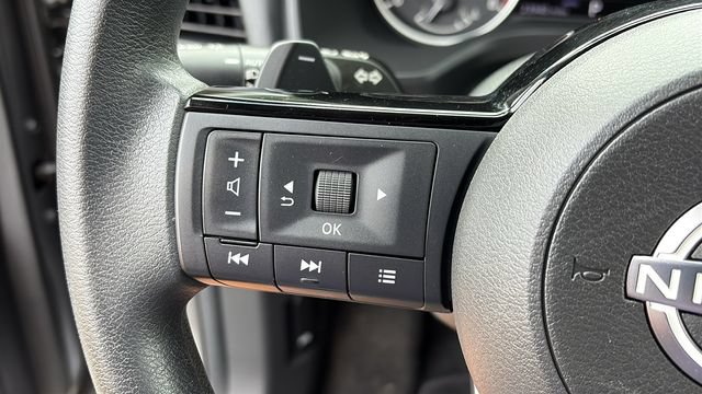Used 2023 Nissan Rogue SV AWD/4WD image 13