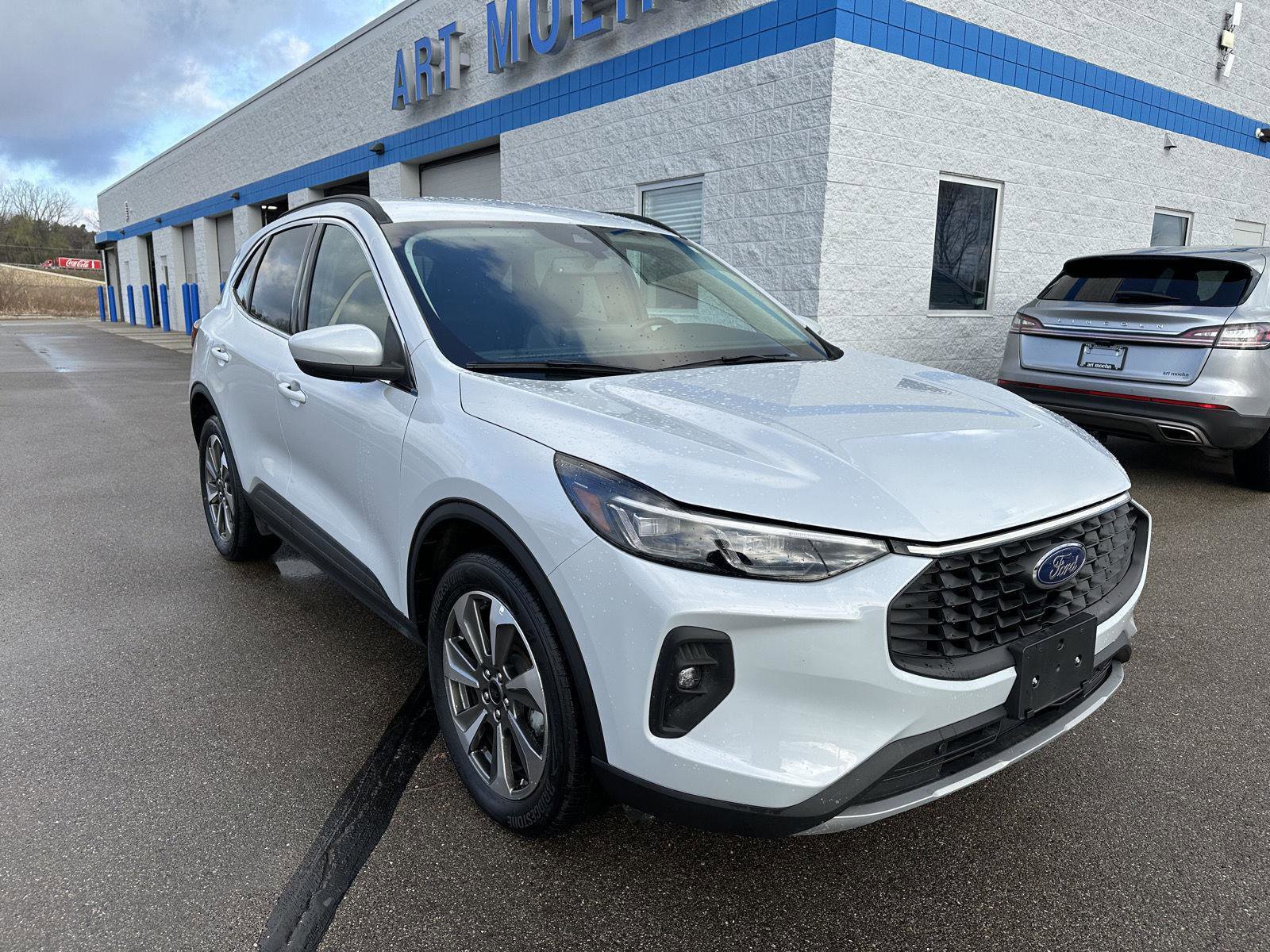 Used 2025 Ford Escape Platinum image 11