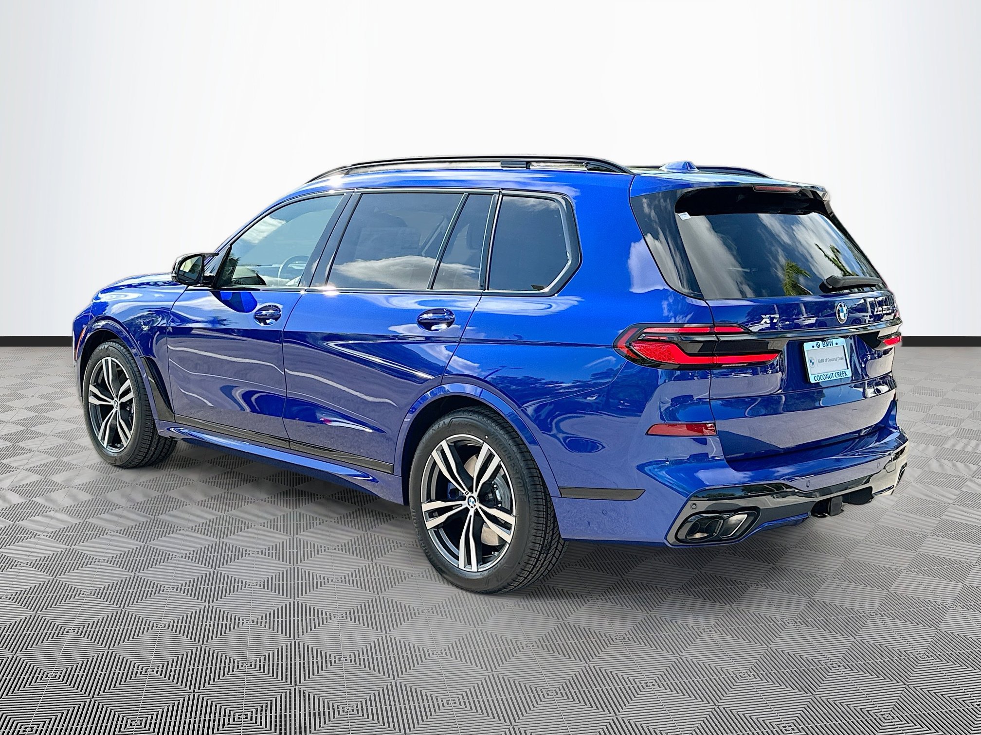 New 2026 BMW X7 M60i image 5