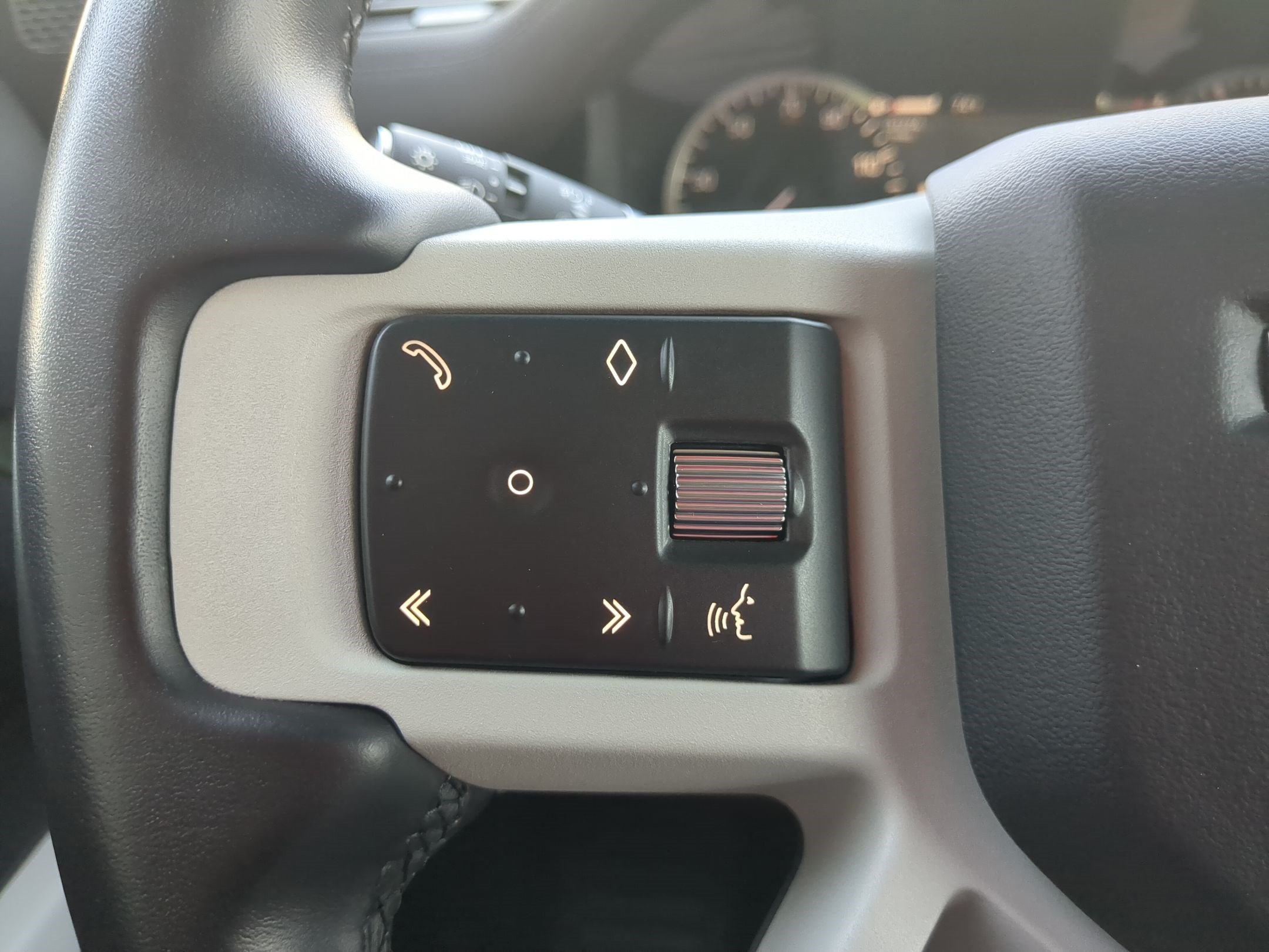 Certified 2023 Land Rover Defender 90 S AWD/4WD image 18