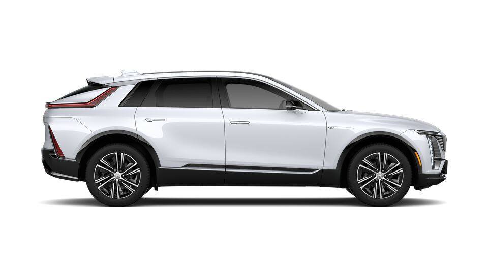 New 2027 Cadillac Lyriq Luxury w/ LPO, Floor Liner Package AWD/4WD image 17