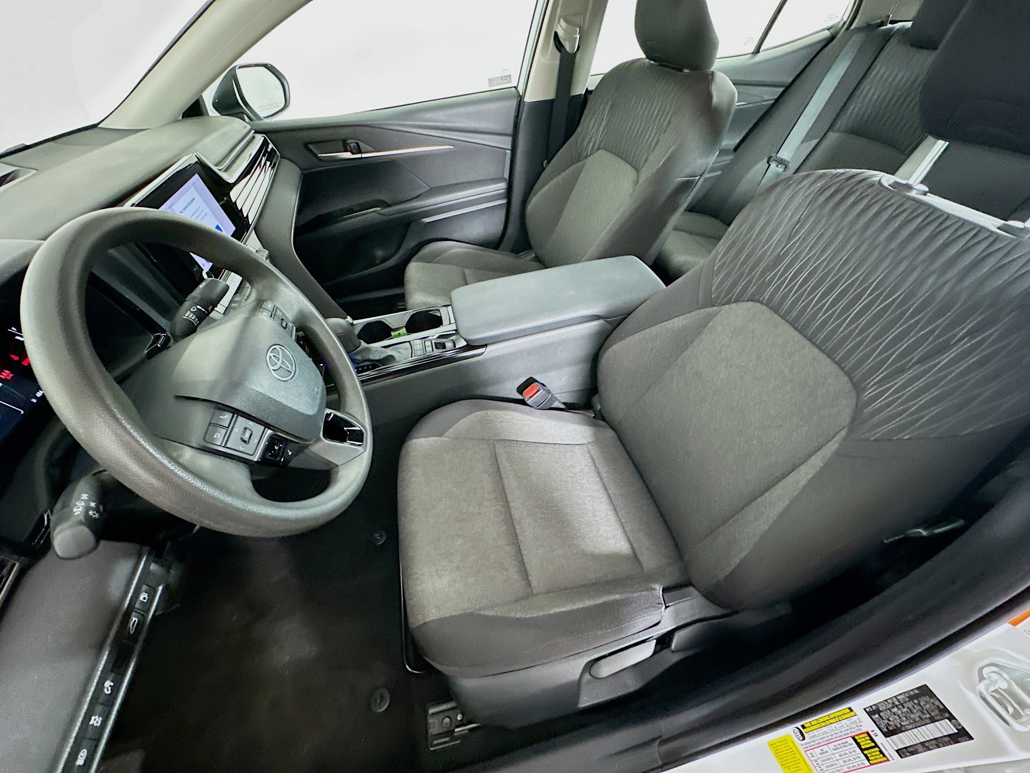 Used 2025 Toyota Camry LE image 13