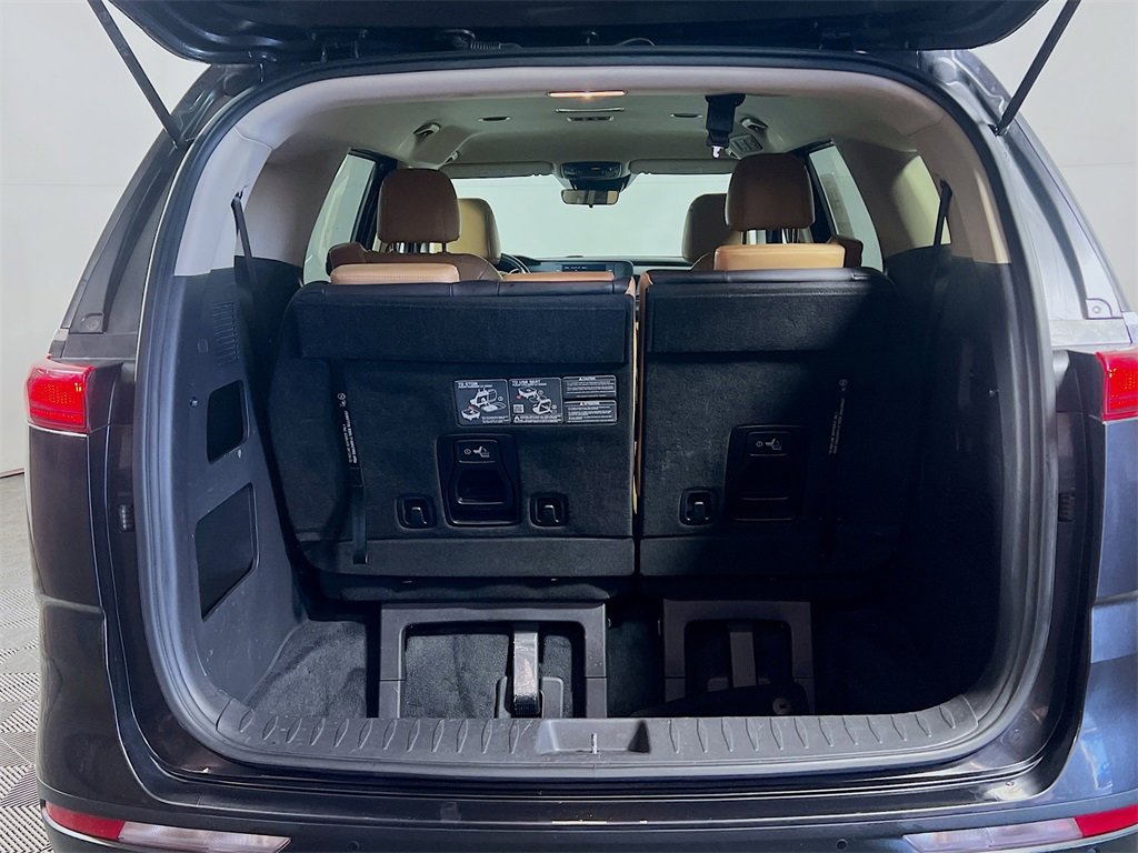 Used 2024 Kia Carnival LX image 24