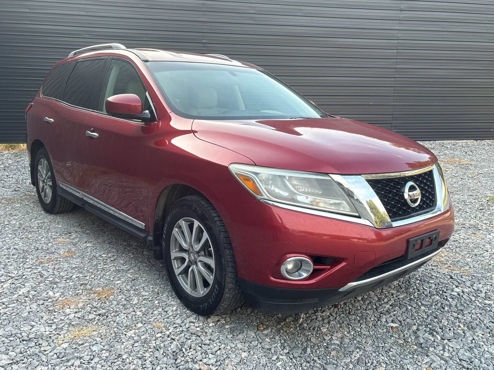 Used 2016 Nissan Pathfinder SL w/ SL Tech Package AWD/4WD image 3