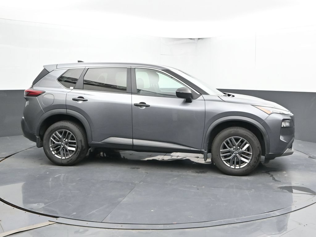 Used 2023 Nissan Rogue S AWD/4WD image 4