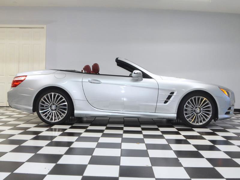 Used 2016 Mercedes-Benz SL 550 550 w/ Driver Assistance Package image 10