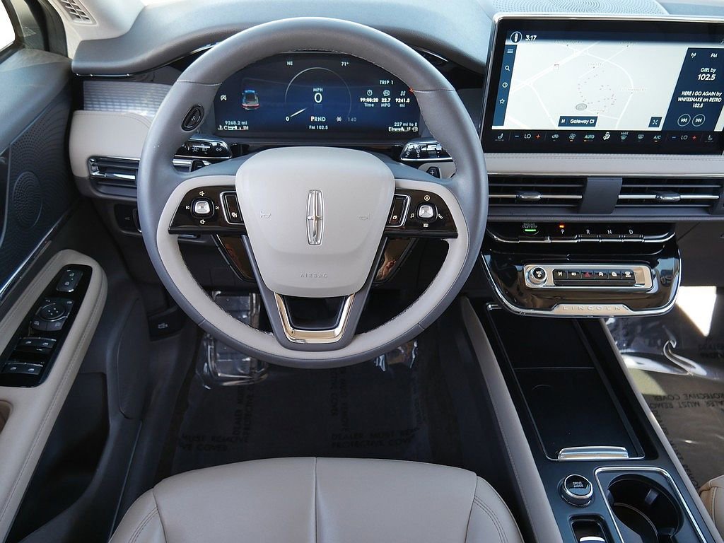 Used 2023 Lincoln Corsair AWD w/ Rear Removable Package Tray image 16