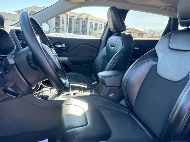 Used 2020 Jeep Cherokee Latitude Plus w/ Comfort/Convenience Group image 18