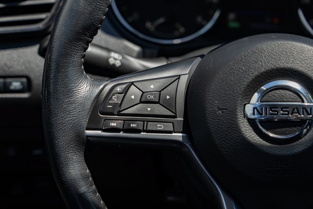 Used 2018 Nissan Rogue SL AWD/4WD image 13