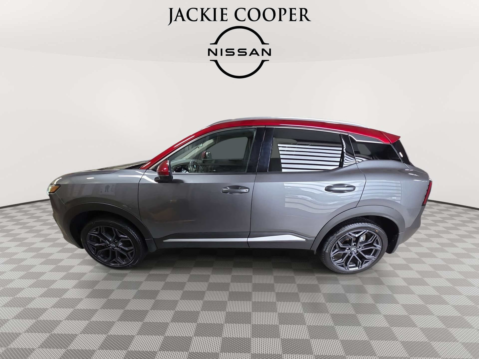 Used 2025 Nissan Kicks SR FWD image 8