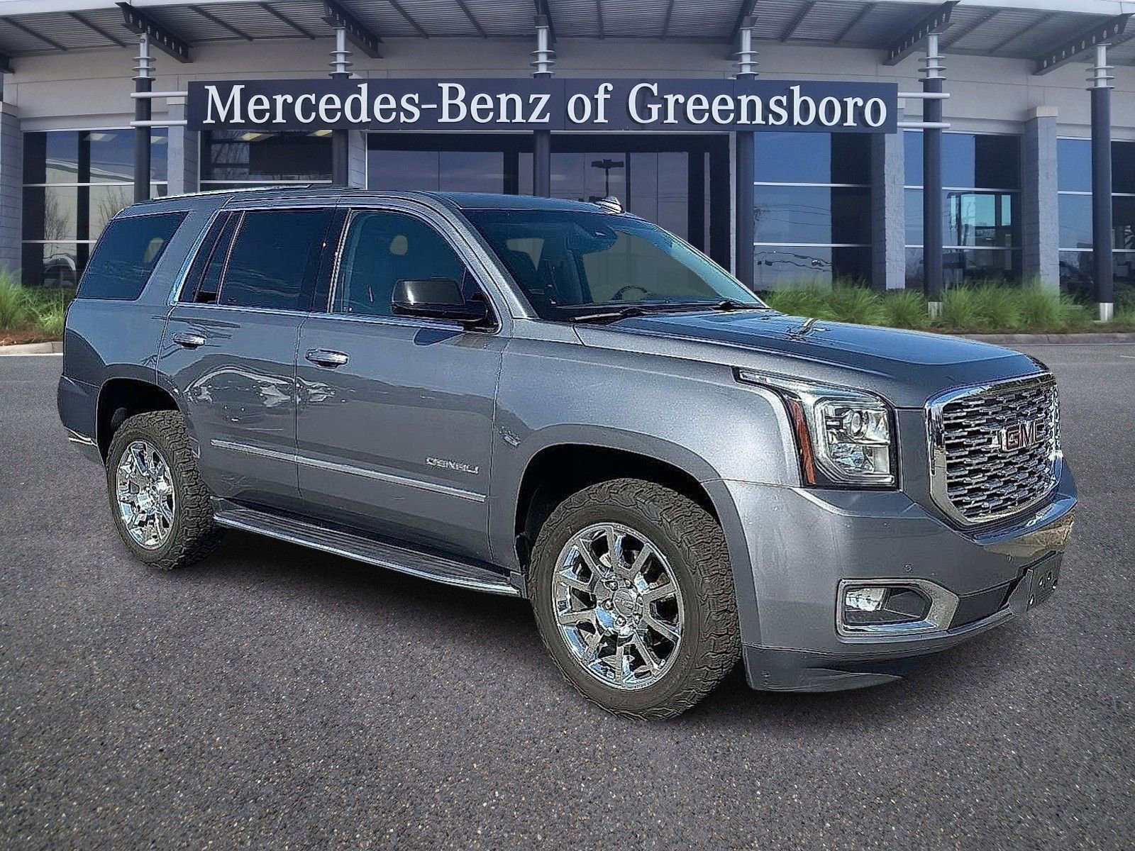 Used 2019 GMC Yukon Denali image 2