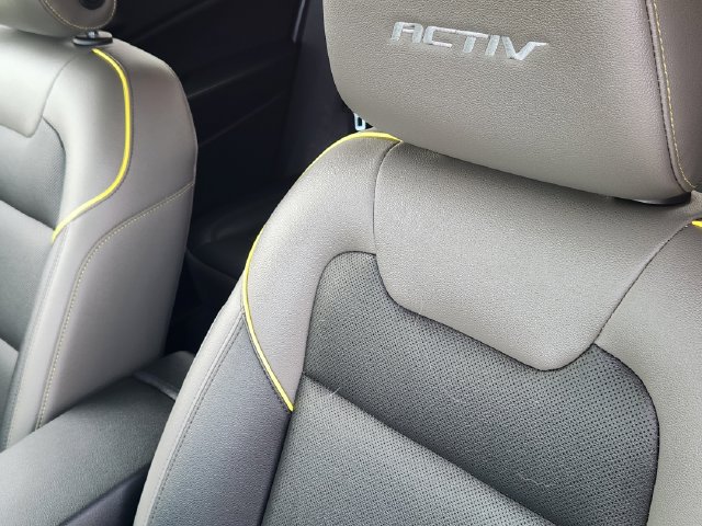 Used 2025 Chevrolet Trax ACTIV w/ Sunroof Package FWD image 18