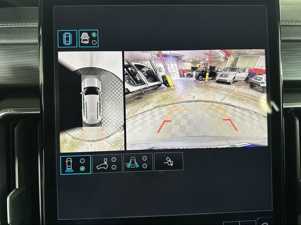 Used 2026 GMC Acadia Elevation w/ Elevation Premium Package FWD image 17