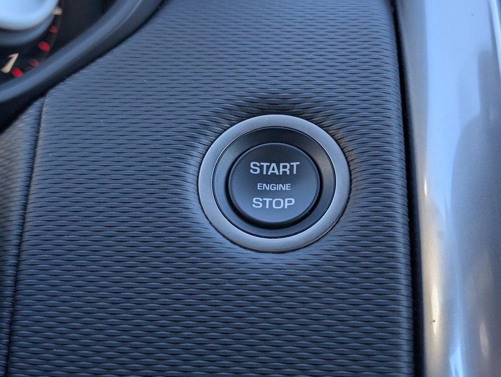 Certified 2024 Land Rover Discovery Dynamic SE image 12