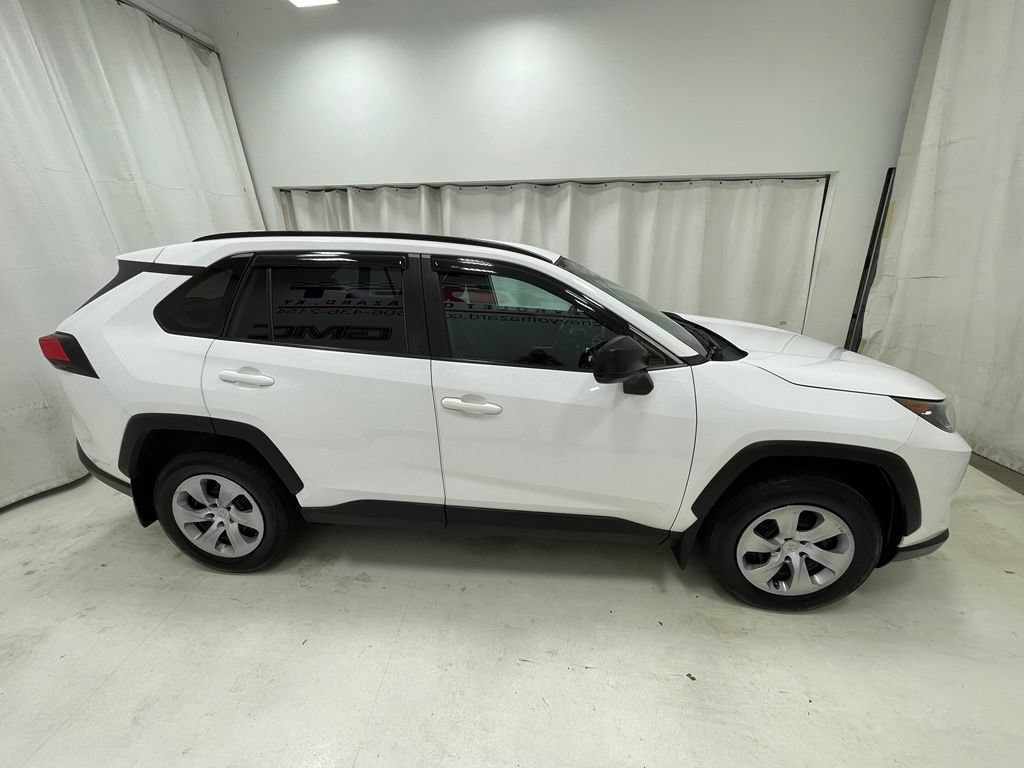 Used 2019 Toyota RAV4 LE w/ All Weather Liner Package AWD/4WD image 4