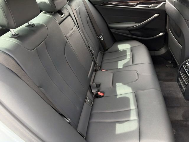 Used 2019 BMW 530e w/ Convenience Package image 14