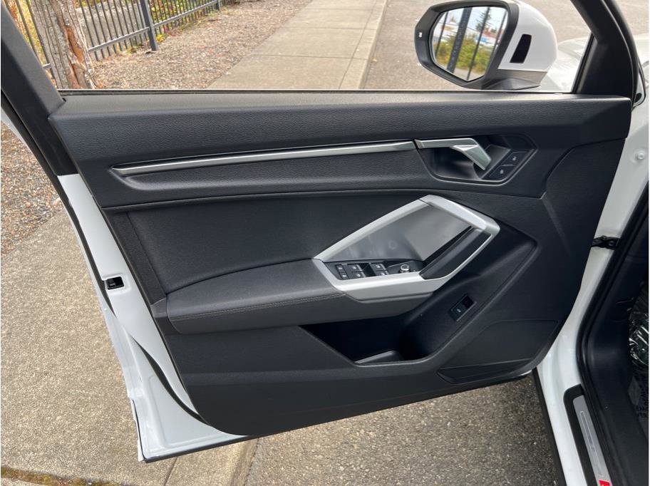 Used 2020 Audi Q3 2.0T Premium Plus w/ Premium Plus Package image 7