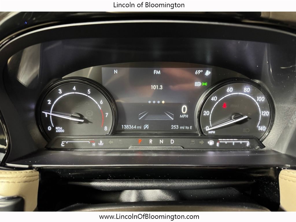Used 2022 Lincoln Corsair AWD w/ Premium Package image 22