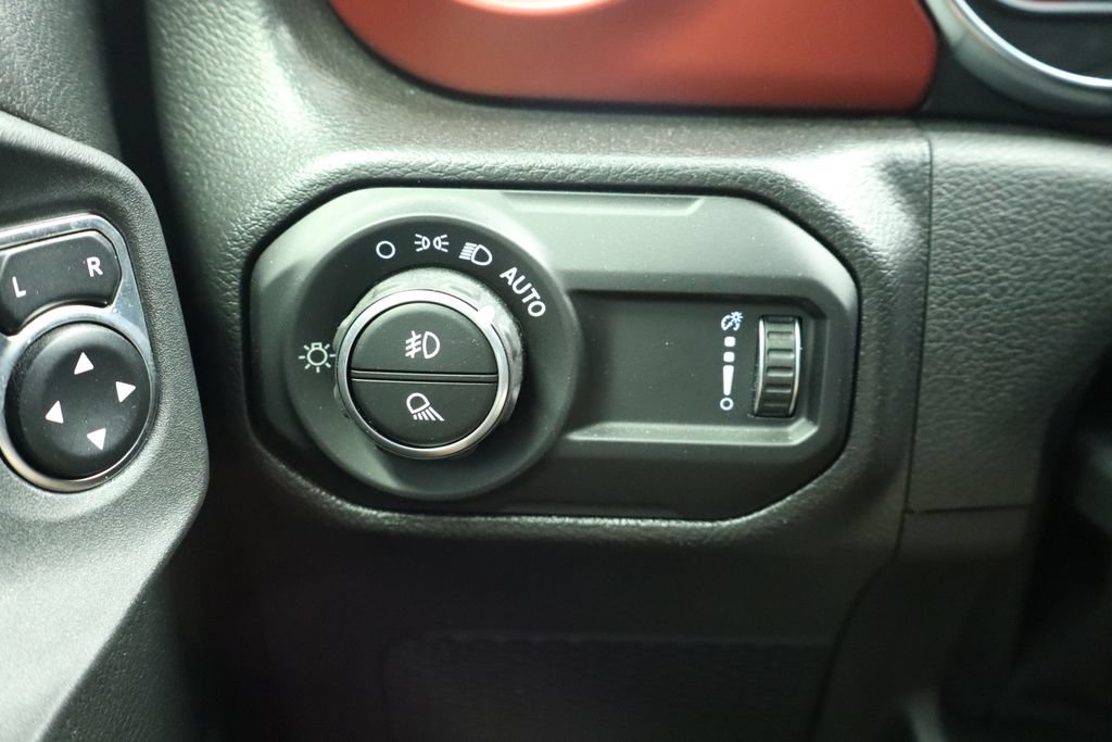 Used 2023 Jeep Gladiator Rubicon w/ Cold Weather Group AWD/4WD image 33