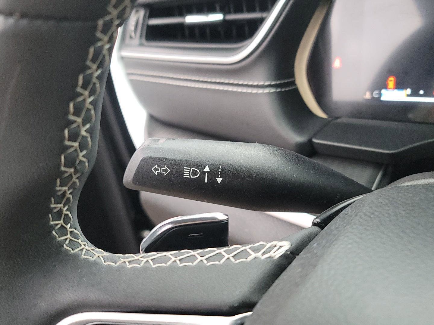 Used 2023 Jeep Grand Cherokee Laredo w/ Luxury Tech Group I image 24