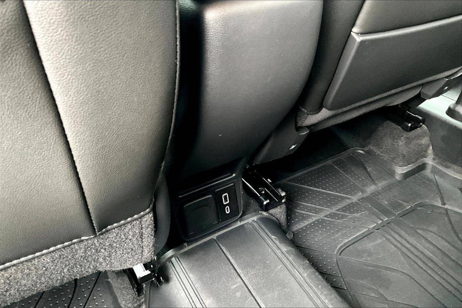 Used 2025 Chevrolet TrailBlazer RS w/ Convenience Package image 33