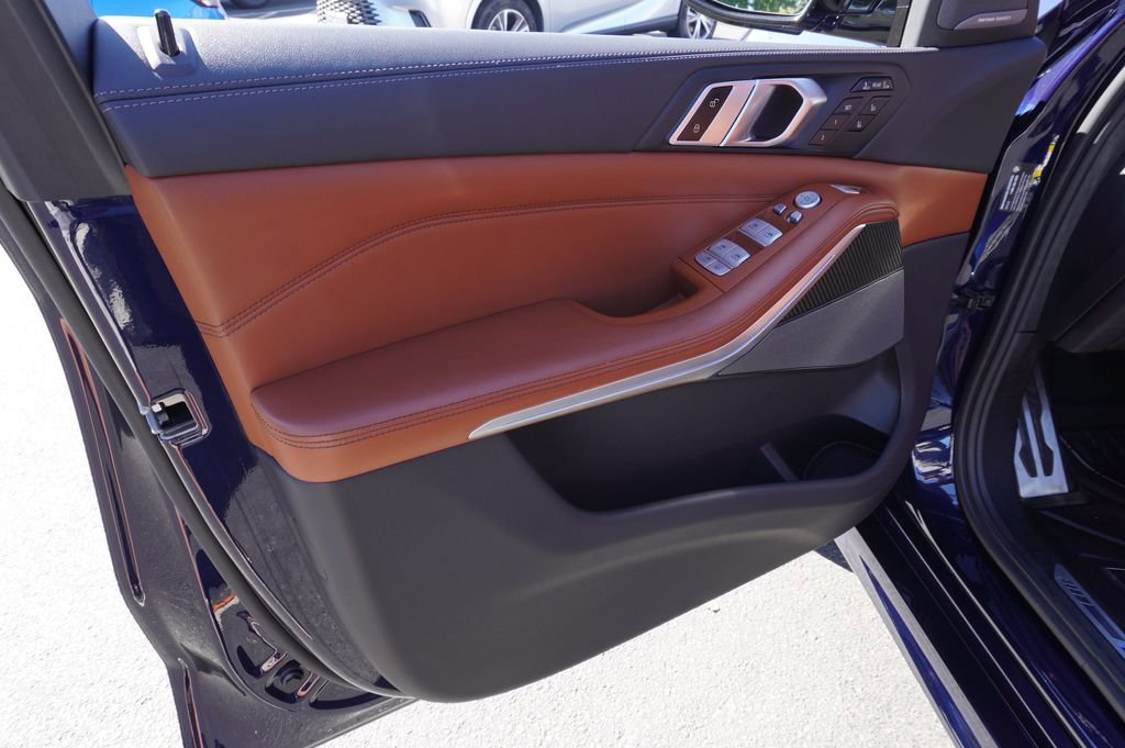 Used 2023 BMW X7 M60i w/ Executive Package image 16