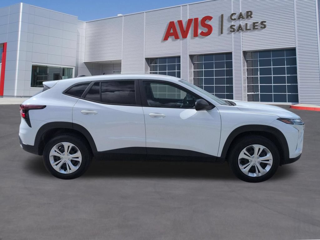 Used 2025 Chevrolet Trax LS FWD image 5