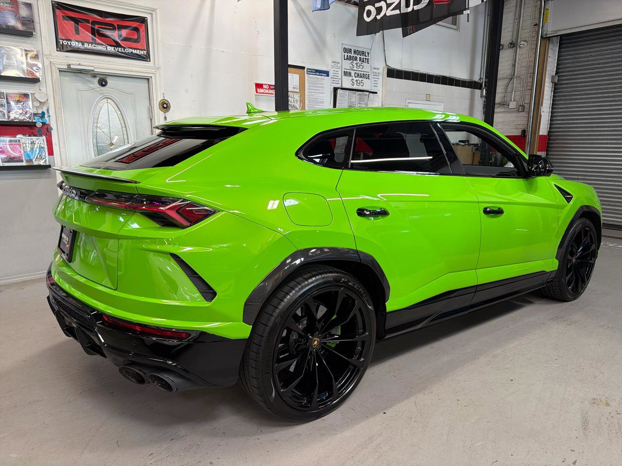 Used 2022 Lamborghini Urus AWD/4WD image 5