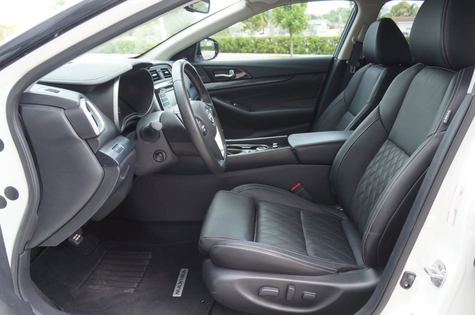 Used 2023 Nissan Maxima Platinum w/ Sport Mat Group FWD image 23