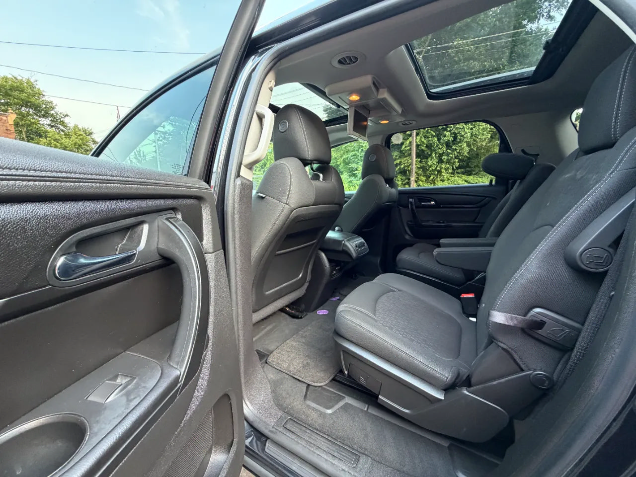 Used 2013 GMC Acadia SLE FWD image 25